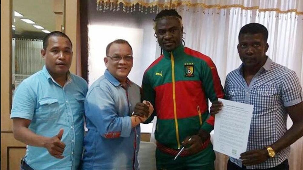 Bio Paulin Pierre belum bisa melakoni debut bersama Sriwijaya FC di Liga 1. - INDOSPORT